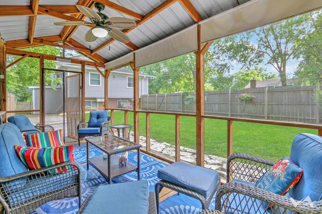 850 W Fabyan Parkway, Batavia, IL 60510