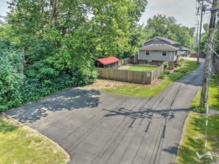 850 W Fabyan Parkway, Batavia, IL 60510
