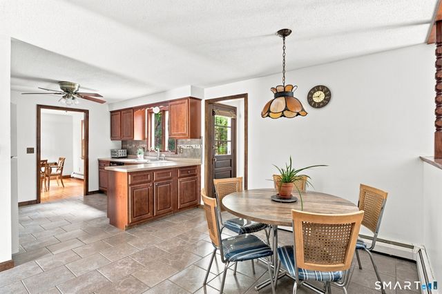 39 Berkshire Way, Simsbury, CT 06070