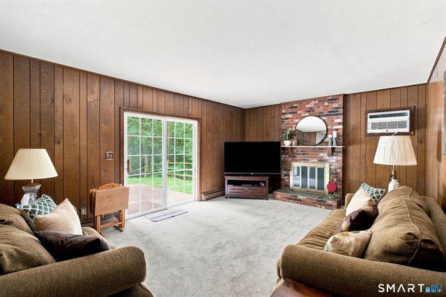 39 Berkshire Way, Simsbury, CT 06070