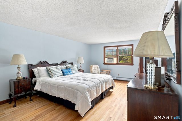 39 Berkshire Way, Simsbury, CT 06070