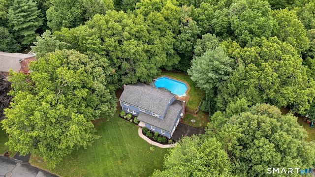 39 Berkshire Way, Simsbury, CT 06070