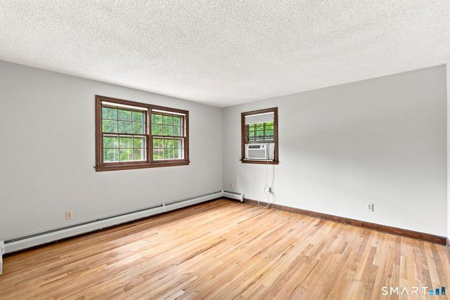 39 Berkshire Way, Simsbury, CT 06070