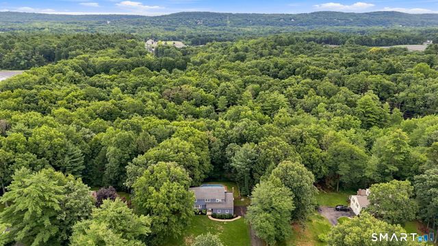 39 Berkshire Way, Simsbury, CT 06070