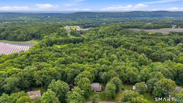 39 Berkshire Way, Simsbury, CT 06070