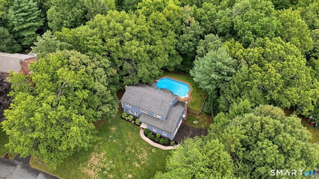 39 Berkshire Way, Simsbury, CT 06070