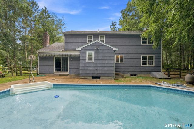 39 Berkshire Way, Simsbury, CT 06070
