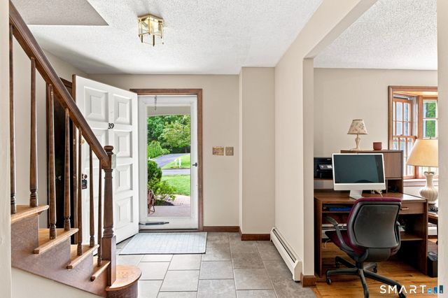 39 Berkshire Way, Simsbury, CT 06070