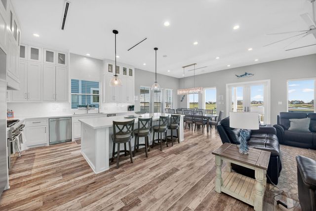 3815 Sea Breeze Lane, Galveston, TX 77554