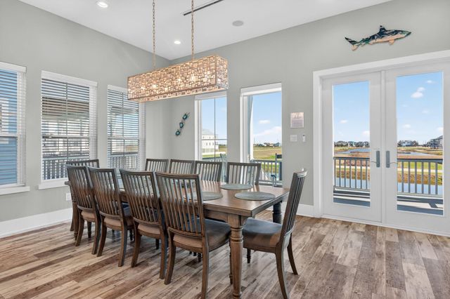 3815 Sea Breeze Lane, Galveston, TX 77554