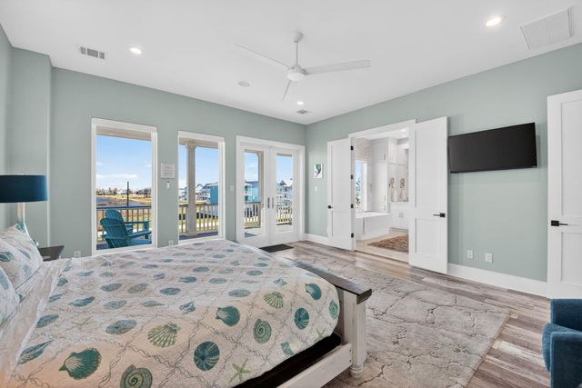 3815 Sea Breeze Lane, Galveston, TX 77554