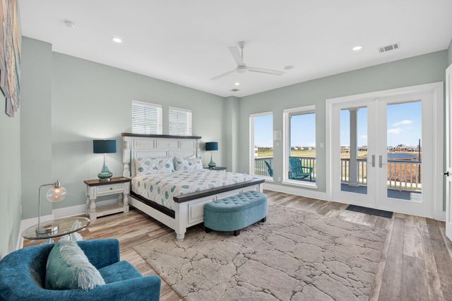 3815 Sea Breeze Lane, Galveston, TX 77554