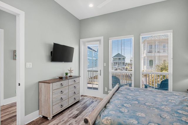 3815 Sea Breeze Lane, Galveston, TX 77554