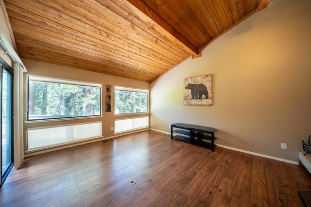 1128 Fairway Ct, Murphys, CA 95247