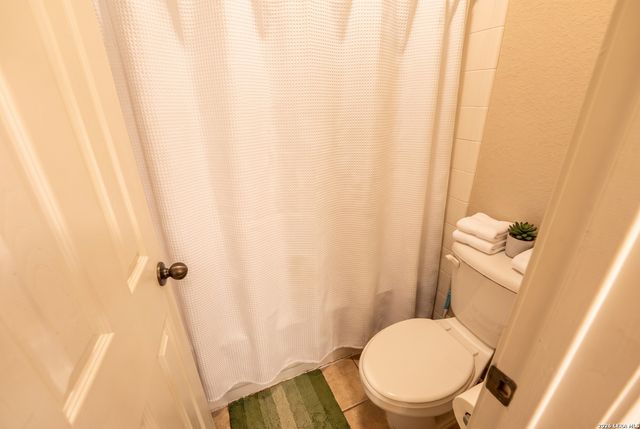 24823 WHITE CRK, San Antonio, TX 78255