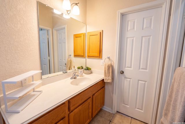 24823 WHITE CRK, San Antonio, TX 78255