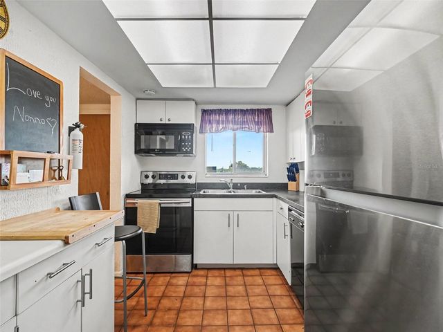4137 LAKE BAYSHORE DRIVE C505, Bradenton, FL 34205