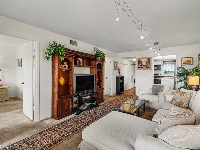 4137 LAKE BAYSHORE DRIVE C505, Bradenton, FL 34205