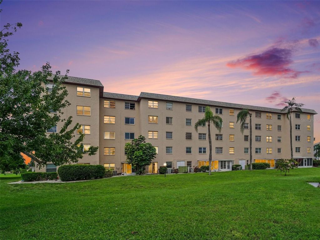 4137 LAKE BAYSHORE DRIVE C505, Bradenton, FL 34205