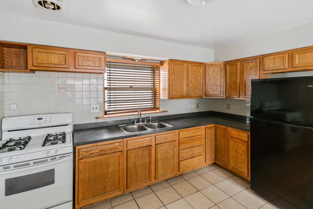 805 N 22nd Avenue 1, Melrose Park, IL 60160