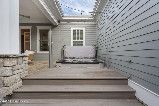 6425 Paintbrush Ln, Prospect, KY 40059