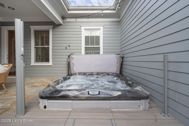 6425 Paintbrush Ln, Prospect, KY 40059