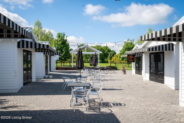 6425 Paintbrush Ln, Prospect, KY 40059