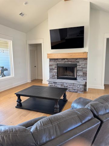 10568 Gunter Loop, Benton, AR 72019