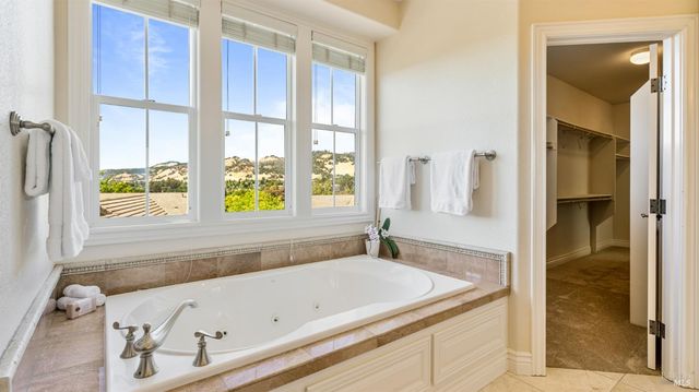 5569 Pepperwood Rd, Santa Rosa, CA 95409
