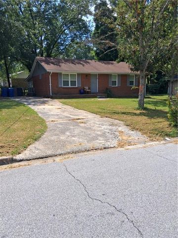 2840 Carriage Lane, South Fulton, GA 30349
