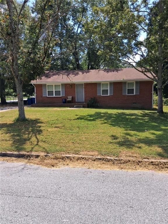 2840 Carriage Lane, South Fulton, GA 30349