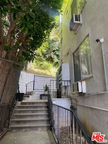 2030 Holly Drive, Los Angeles, CA 90068