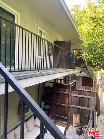 2030 Holly Drive, Los Angeles, CA 90068