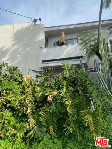 2030 Holly Drive, Los Angeles, CA 90068