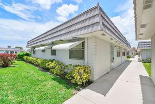 9 Valencia Trail, Delray Beach, FL 33446