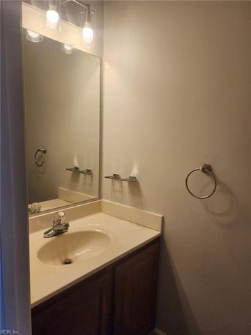 14 Mast CT, Portsmouth, VA 23703