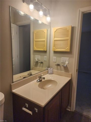14 Mast CT, Portsmouth, VA 23703