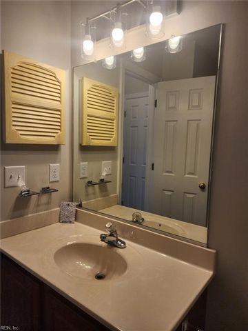 14 Mast CT, Portsmouth, VA 23703