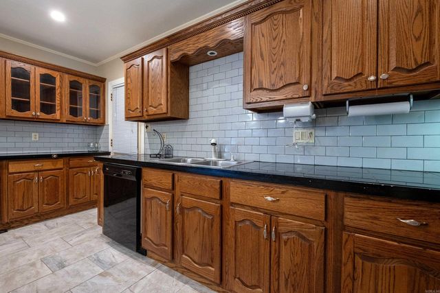 1400 W 33rd Street, Pine Bluff, AR 71603