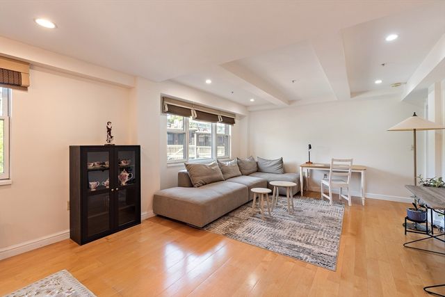 185 Massachusetts Ave 304, Boston, MA 02115