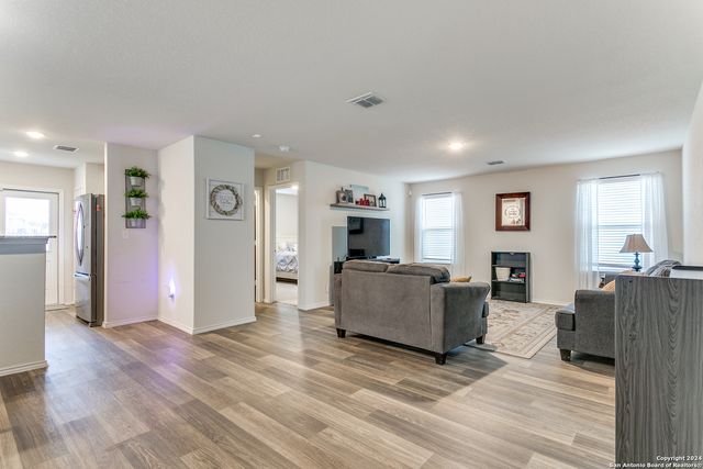 6231 FIELDRUN, San Antonio, TX 78218