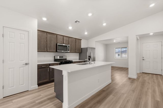 1528 Rawhide Loop NE, Rio Rancho, NM 87144