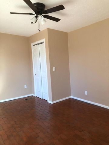 412 Grove Street NE, Albuquerque, NM 87108