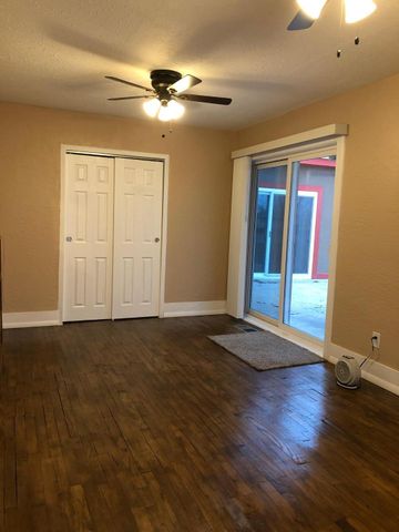 412 Grove Street NE, Albuquerque, NM 87108