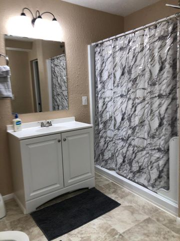 412 Grove Street NE, Albuquerque, NM 87108