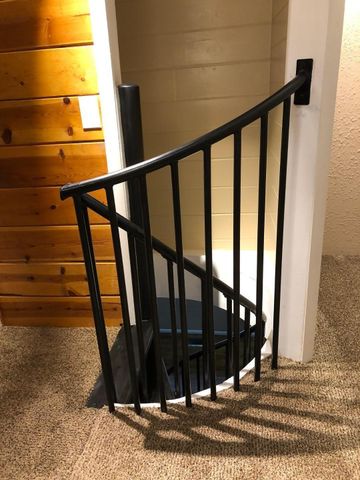 412 Grove Street NE, Albuquerque, NM 87108