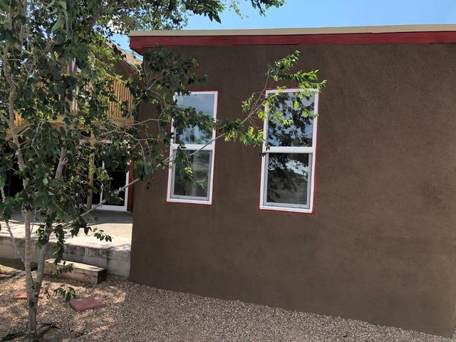 412 Grove Street NE, Albuquerque, NM 87108