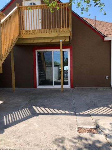 412 Grove Street NE, Albuquerque, NM 87108