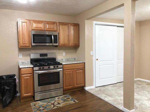 412 Grove Street NE, Albuquerque, NM 87108