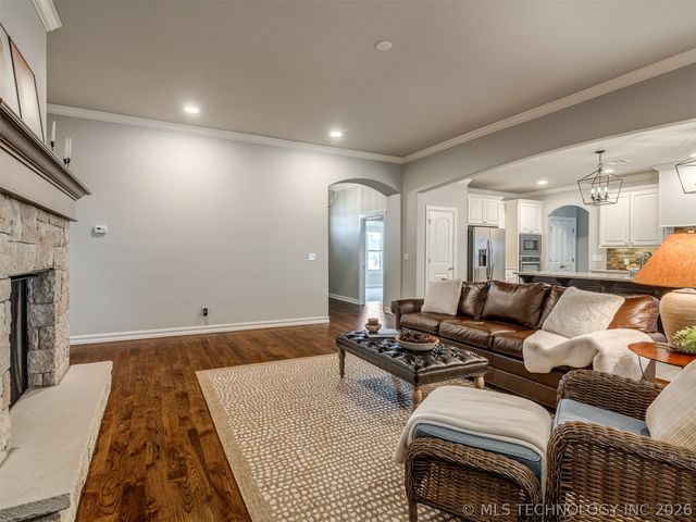 9038 N 66th East Avenue, Owasso, OK 74055